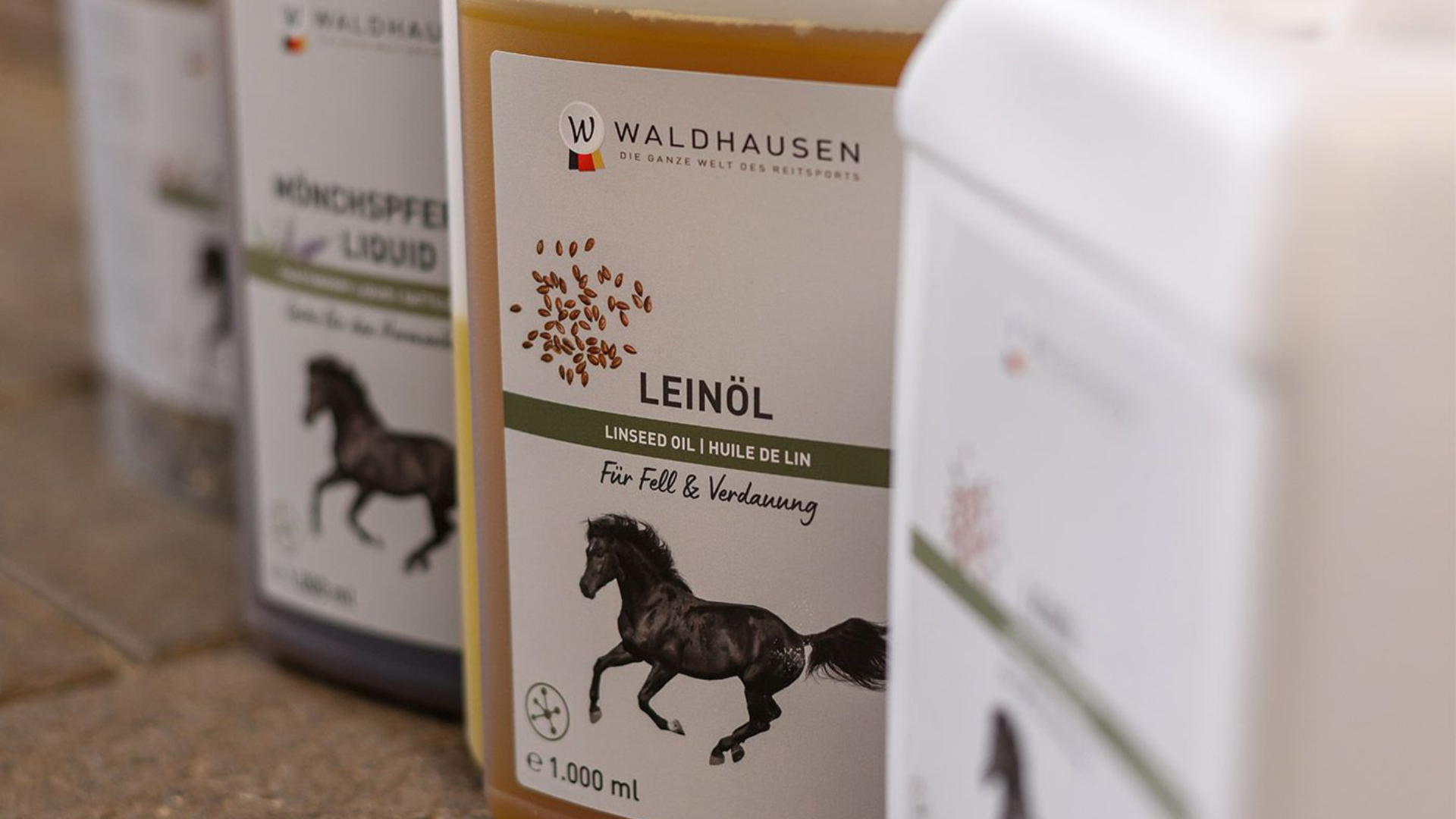 Leinsamen und Ergänzungsfutter für die Fütterung im Fellwechsel