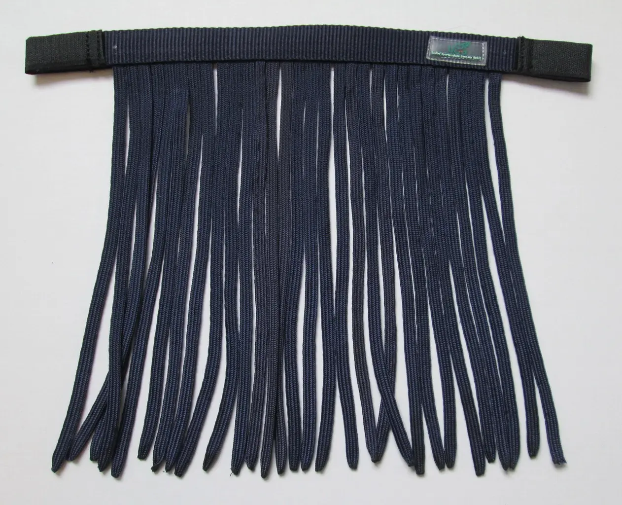Fly veil with tape closing