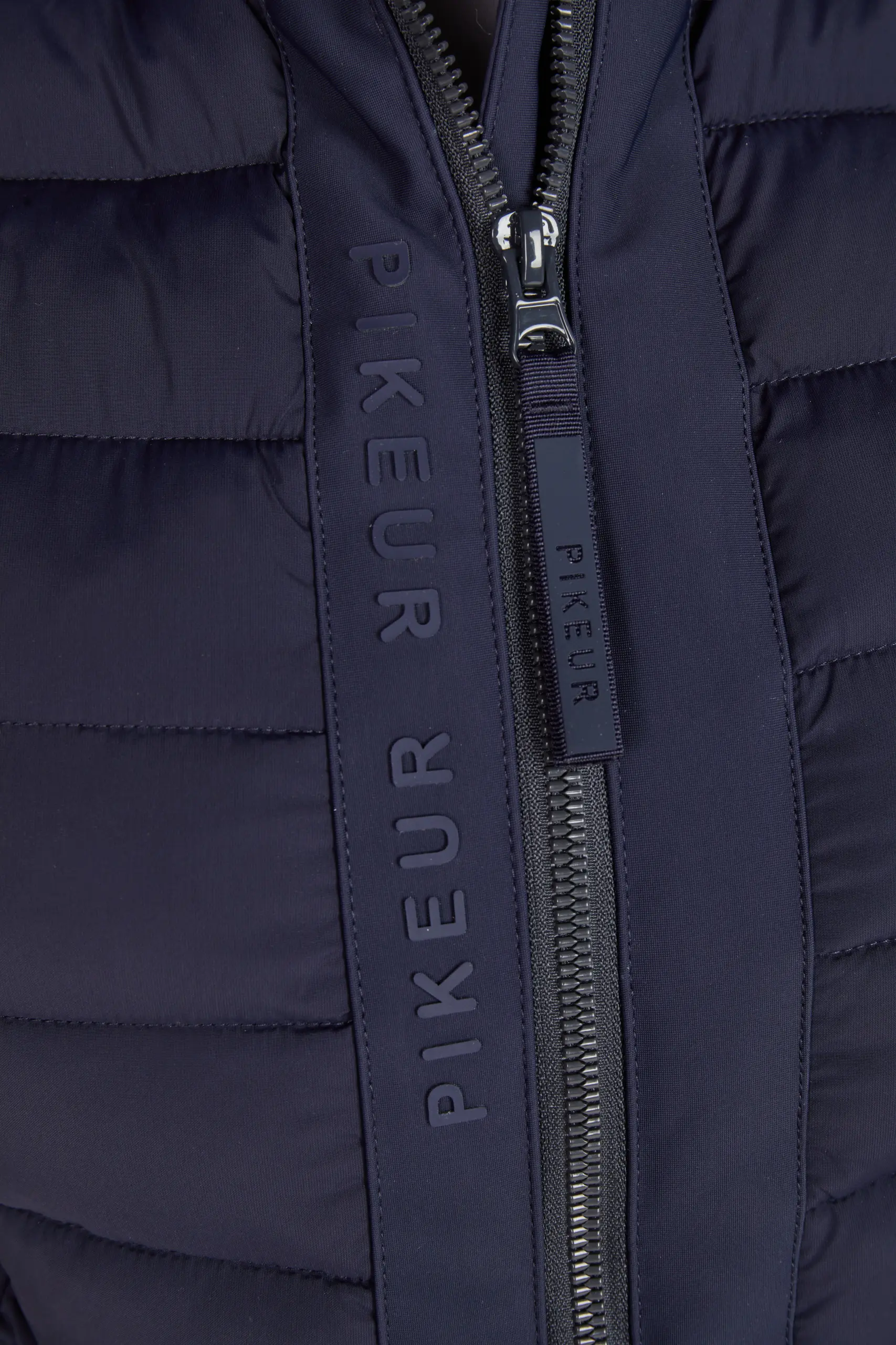 Damen HYBRID VEST The Core Sommer 2026