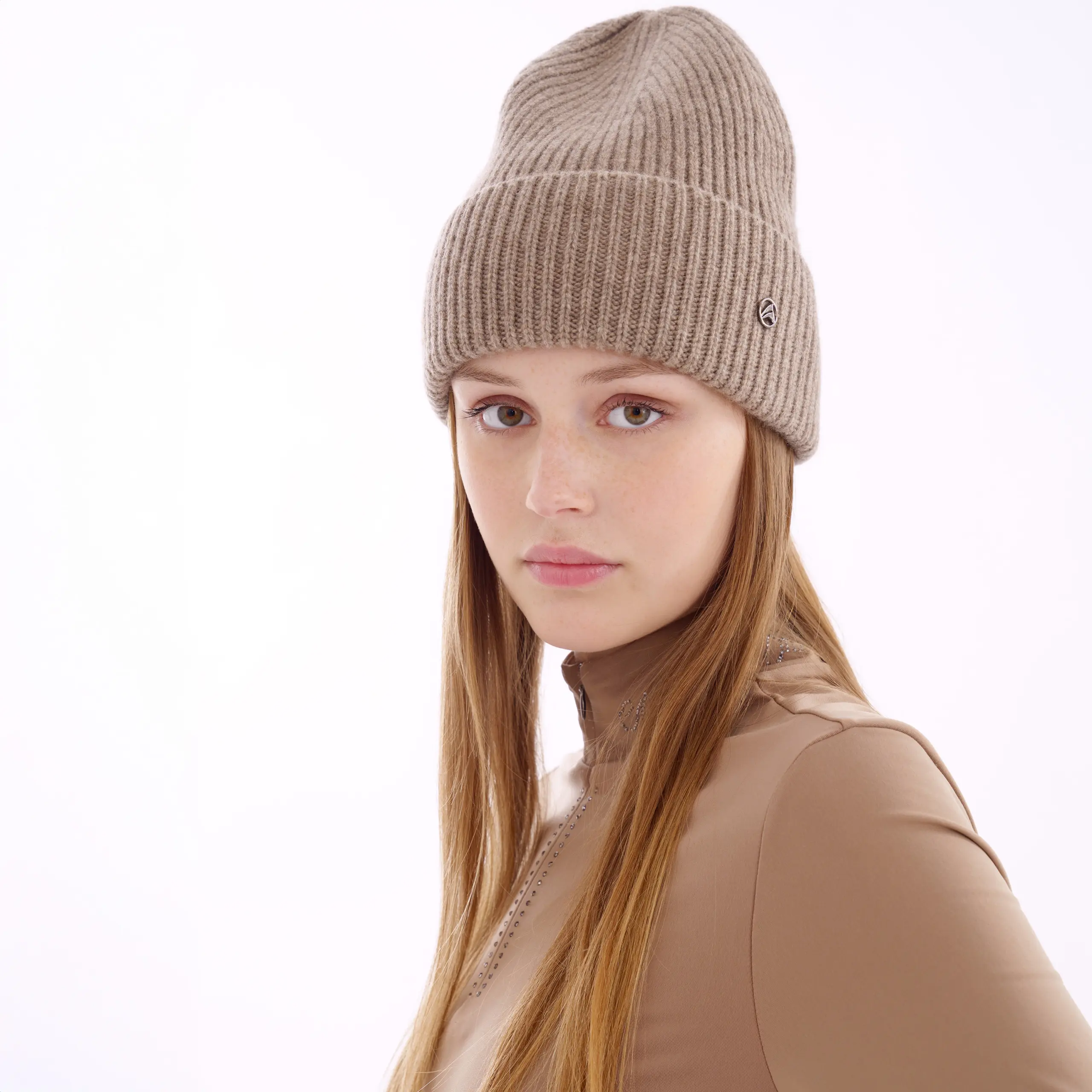 Ladies Beanie ESRumi winter 2025