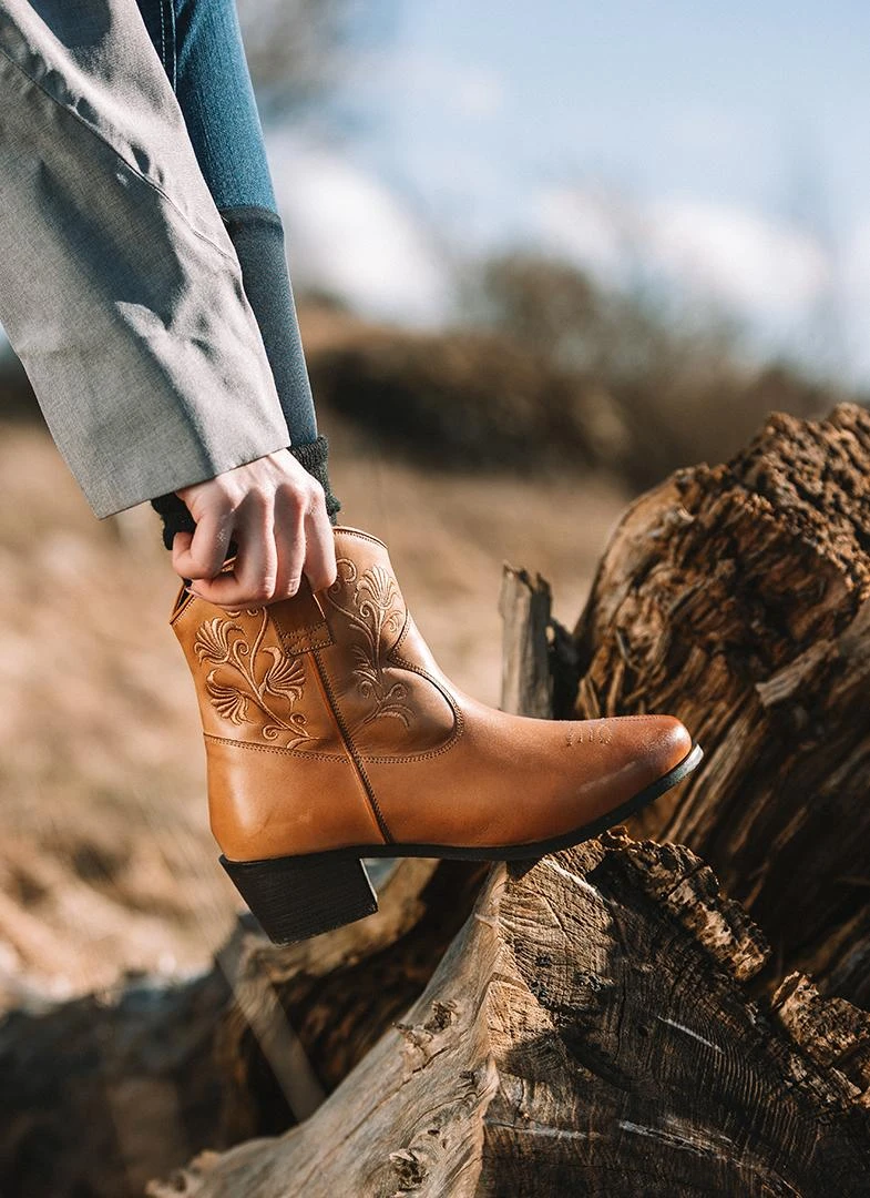 LORETTA Western Boot