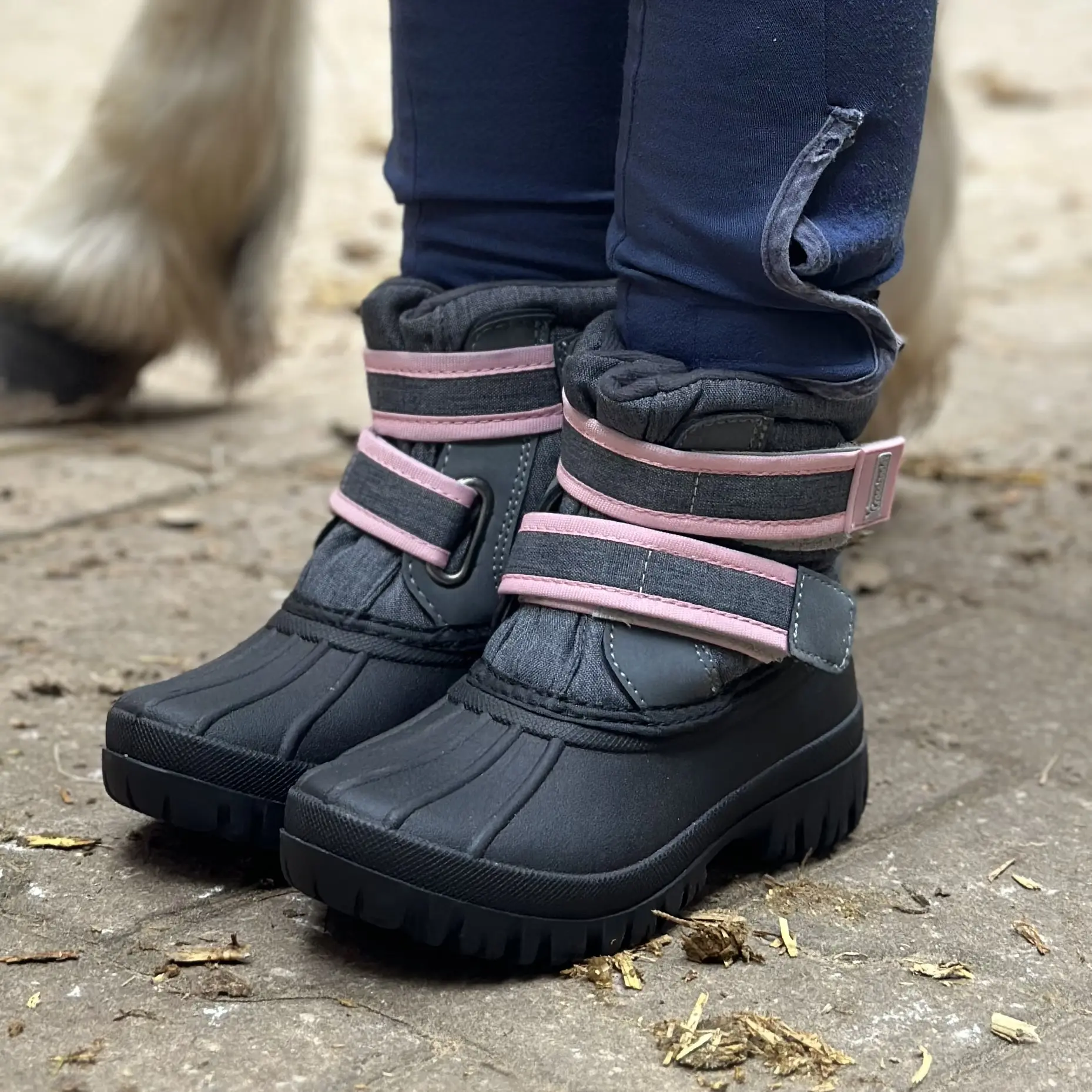 Stallschuh für Kinder KHASI mit Klettverschluss
